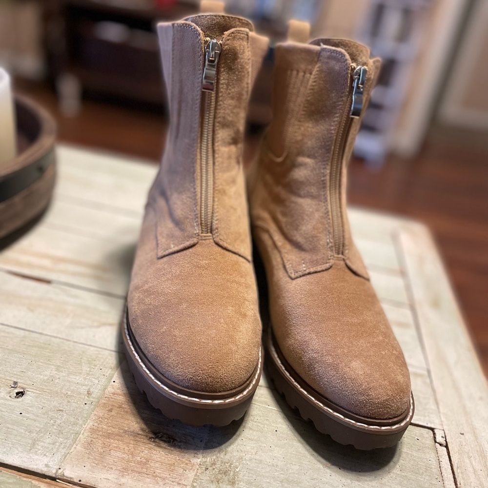 Hey Girl Ankle Boots By Corkys